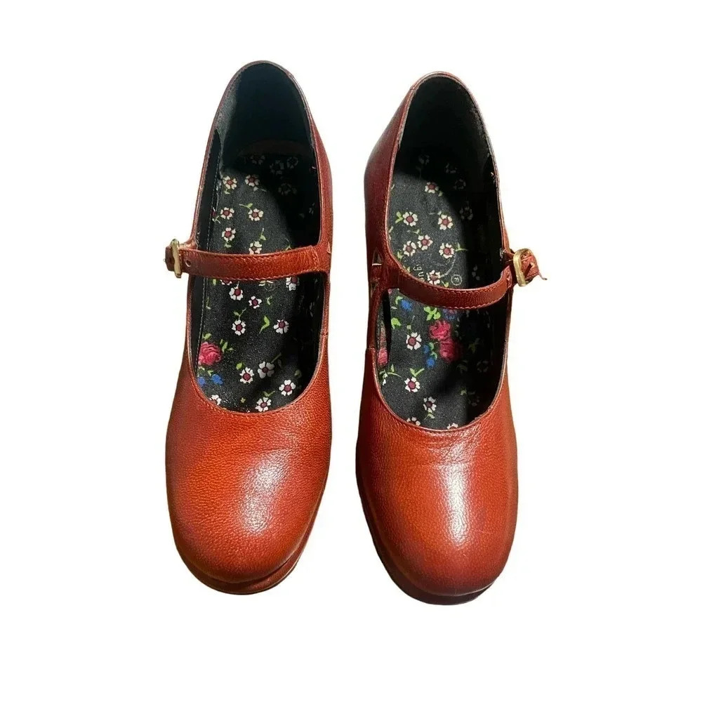 Vintage Mary Jane heels size 7.5